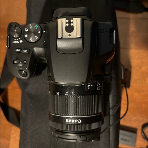 Canon EOS rebel SL3 + neewer microphone CM 14 - Picture 5 of 5